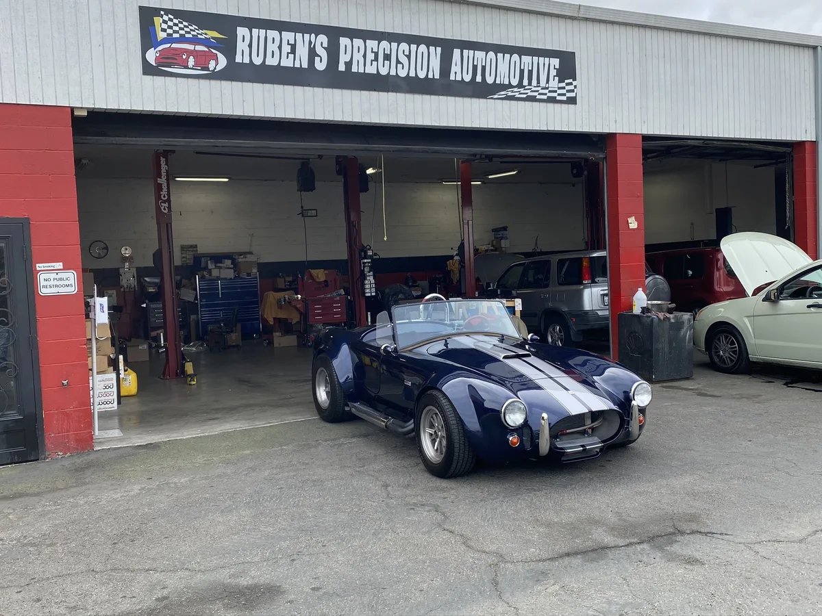 Dark blue Shelby Cobra replica at Ruben's shop